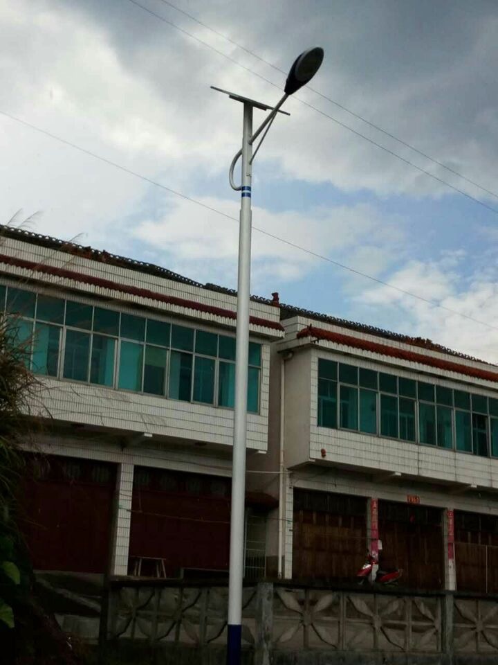 6米特價太陽能路燈02